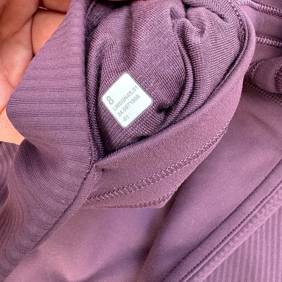 Like new Lululemon Wunder Train High-Rise Ribbed Tight 25"
Grape Thistle 8 - Picture 4 of 8